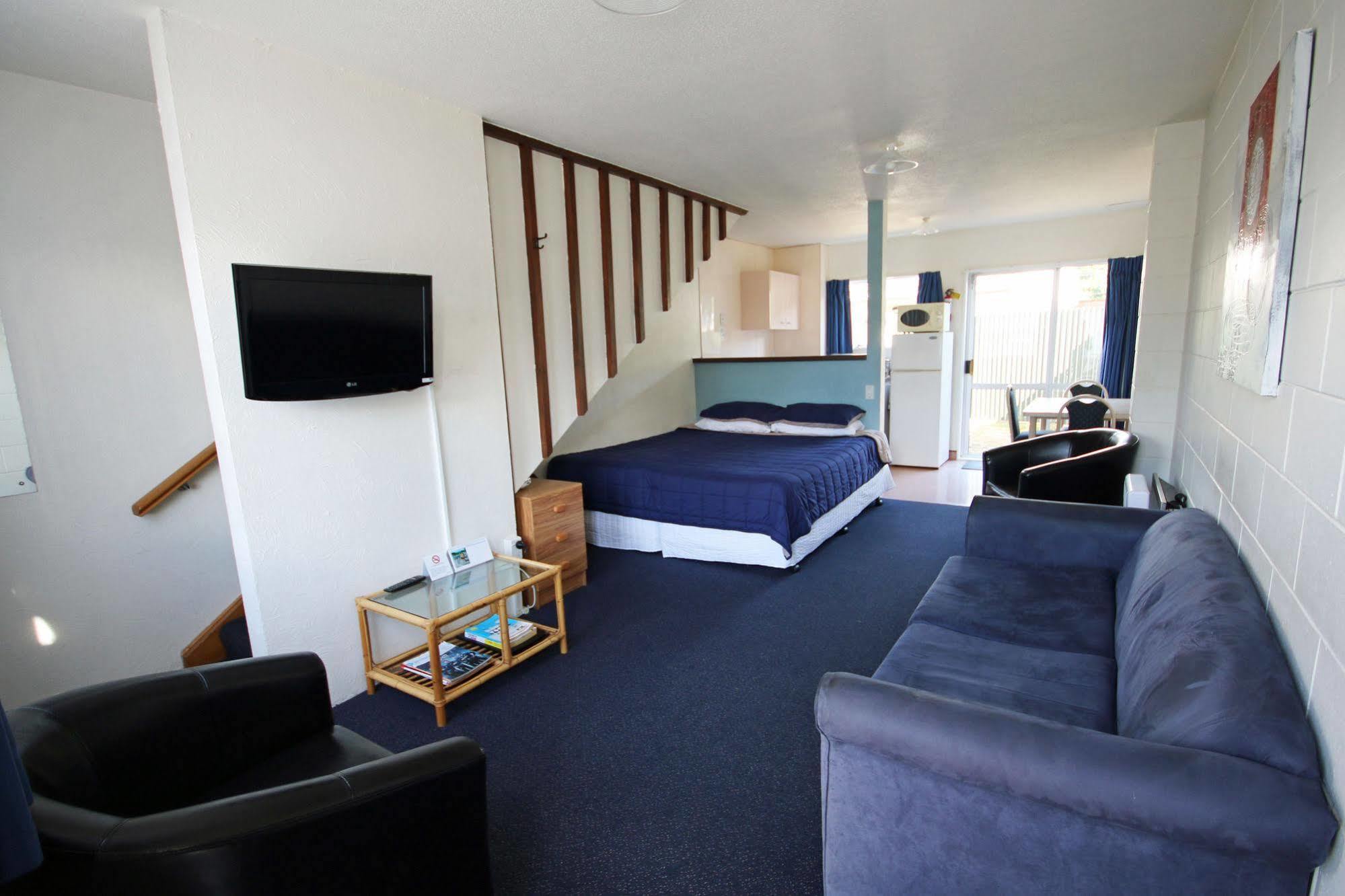 Midway Pacifica Lodge Lower Hutt Exterior photo